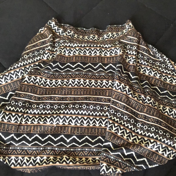 skirt - Picture 2 of 2